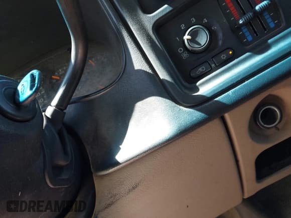 ✅ 2007 Chevrolet Silverado 2500HD Work Truck • VIN: 1GCHC24U07E113558 • Lot: 42389486. Wystawiony na IAAI z przebiegiem 237 467 mil. Bezpłatny archiwum sprzedaży aukcyjnych z USA i szczegółowy raport historii pojazdu na DreamBid. Zdjęcie 11.