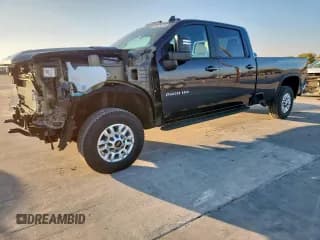 ✅ 2024 Chevrolet Silverado 2500HD LT • VIN: 1GC4YNEY5RF290462 • Lot: 93521675. Wystawiony na Copart z przebiegiem 27 949 mil. Bezpłatny archiwum sprzedaży aukcyjnych z USA i szczegółowy raport historii pojazdu na DreamBid. Zdjęcie 1.