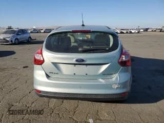 ✅ 2014 Ford Focus Electric • VIN: 1FADP3R43EL319540 • Lot: 76394114. Wystawiony na Copart z przebiegiem 75 207 mil. Bezpłatny archiwum sprzedaży aukcyjnych z USA i szczegółowy raport historii pojazdu na DreamBid. Zdjęcie 6.