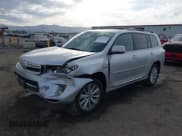 ✅ 2012 Toyota Highlander • VIN: JTEBC3EH7C2006009 • Lot: 43412212. Wystawiony na IAAI z przebiegiem 196 992 mil. Bezpłatny archiwum sprzedaży aukcyjnych z USA i szczegółowy raport historii pojazdu na DreamBid. Zdjęcie 2.