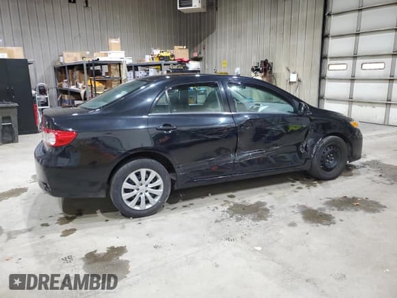 ✅ 2013 Toyota Corolla LE • VIN: 5YFBU4EE2DP197922 • Lot: 86138075. Wystawiony na Copart z przebiegiem 87 350 mil. Bezpłatny archiwum sprzedaży aukcyjnych z USA i szczegółowy raport historii pojazdu na DreamBid. Zdjęcie 3.