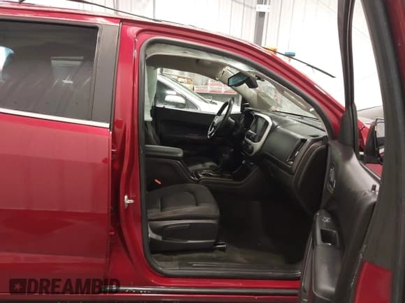 ✅ 2018 GMC Canyon 4WD SLE • VIN: 1GTG6CEN1J1174643 • Лот: 43660608. Опубликован ранее на IAAI с пробегом 83 972 миль. Бесплатный доступ к архиву аукционных продаж из США и подробный отчёт об истории автомобиля на DreamBid. Изображение 5.