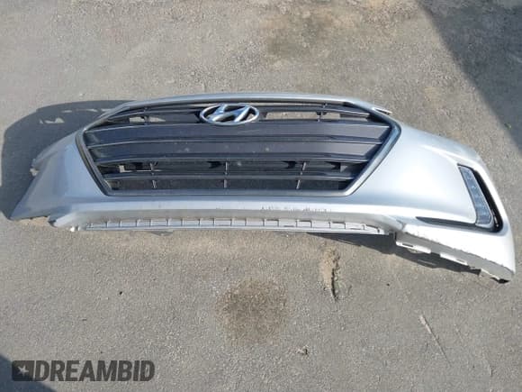 ✅ 2017 Hyundai Elantra Limited • VIN: 5NPD84LF4HH059651 • Lot: 41801071. Listed on IAAI with 126,589 mi. Free auction sales archive from the USA and detailed vehicle history report at DreamBid. Image 12.