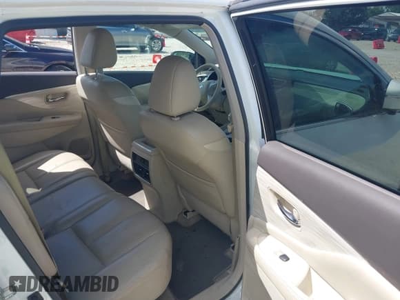 ✅ 2015 Nissan Murano S • VIN: 5N1AZ2MG6FN262884 • Lot: 43023023. Listed on IAAI with 107,844 mi. Free auction sales archive from the USA and detailed vehicle history report at DreamBid. Image 8.