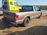 ✅ 2003 Chevrolet S-10 LS • VIN: 1GCCS19H938278424 • Lot: 41447907. Listed on IAAI with 237,350 mi. Free auction sales archive from the USA and detailed vehicle history report at DreamBid. Image 4.