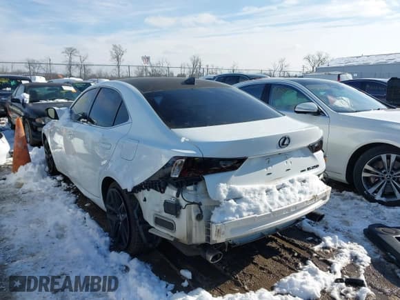 ✅ 2014 Lexus IS 250 • VIN: JTHCF1D21E5015001 • Lot: 43819740. Wystawiony na IAAI z przebiegiem 90 509 mil. Bezpłatny archiwum sprzedaży aukcyjnych z USA i szczegółowy raport historii pojazdu na DreamBid. Zdjęcie 3.