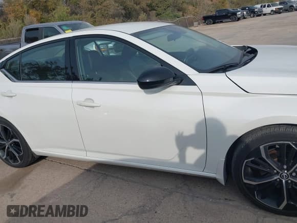 ✅ 2023 Nissan Altima SR • VIN: 1N4BL4CV9PN406716 • Лот: 43749279. Опубликован ранее на IAAI с пробегом 50 242 миль. Бесплатный доступ к архиву аукционных продаж из США и подробный отчёт об истории автомобиля на DreamBid. Изображение 13.