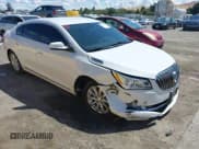 ✅ 2015 Buick LaCrosse • VIN: 1G4GA5GR3FF298588 • Lot: 43197878. Wystawiony na IAAI z przebiegiem 116 821 mil. Bezpłatny archiwum sprzedaży aukcyjnych z USA i szczegółowy raport historii pojazdu na DreamBid. Zdjęcie 1.