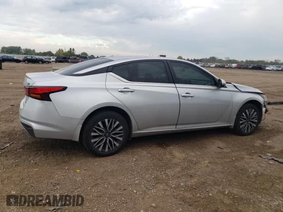 ✅ 2023 Nissan Altima SV • VIN: 1N4BL4DW2PN330411 • Лот: 82056115. Опубликован ранее на Copart с пробегом 108 550 миль. Бесплатный доступ к архиву аукционных продаж из США и подробный отчёт об истории автомобиля на DreamBid. Изображение 3.