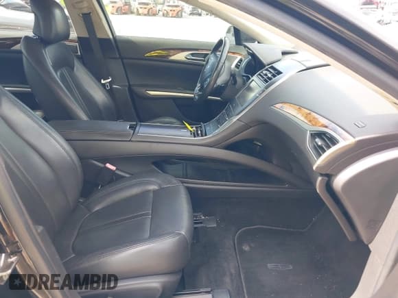 ✅ 2013 Lincoln MKZ • VIN: 3LN6L2GK8DR815911 • Lot: 43300499. Wystawiony na IAAI z przebiegiem 175 412 mil. Bezpłatny archiwum sprzedaży aukcyjnych z USA i szczegółowy raport historii pojazdu na DreamBid. Zdjęcie 5.