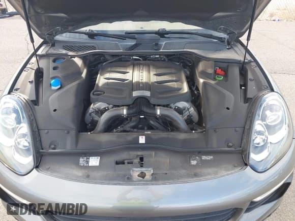 ✅ 2016 Porsche Cayenne S • VIN: WP1AB2A22GLA93637 • Лот: 43324749. Опубликован ранее на IAAI с пробегом 71 396 миль. Бесплатный доступ к архиву аукционных продаж из США и подробный отчёт об истории автомобиля на DreamBid. Изображение 10.