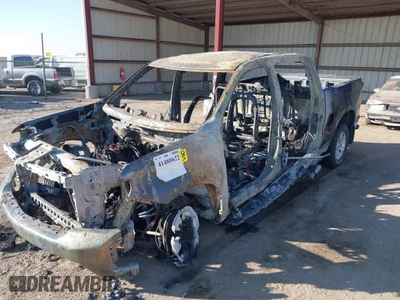 ✅ 2019 Chevrolet Silverado 1500 LT • VIN: 1GCPYDEK0KZ328333 • Lot: 41480622. Wystawiony na IAAI z przebiegiem Nie podano. Bezpłatny archiwum sprzedaży aukcyjnych z USA i szczegółowy raport historii pojazdu na DreamBid. Zdjęcie 6.