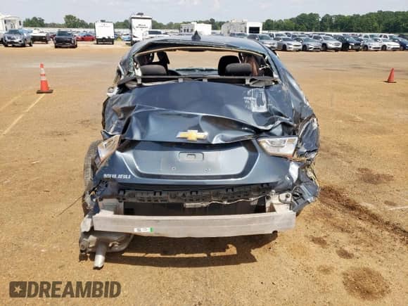 2020 Chevrolet Malibu LS z VIN 1G1ZC5ST8LF032126, wystawiony jako Copart lot #67092175 z przebiegiem 136 927 mil mil oraz Szkoda całkowita • Salvage title. Historia ofert i sprzedaży dostępna na DreamBid. Obrazek 6.