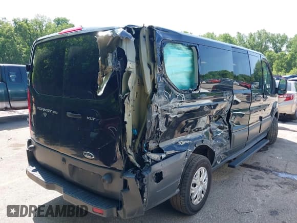 ✅ 2017 Ford Transit XL • VIN: 1FBZX2ZM3HKA20753 • Lot: 42340639. Wystawiony na IAAI z przebiegiem 322 450 mil. Bezpłatny archiwum sprzedaży aukcyjnych z USA i szczegółowy raport historii pojazdu na DreamBid. Zdjęcie 4.