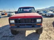 ✅ 1985 Ford Bronco • VIN: 1FMBU14S8FUB04523 • Lot: 82450385. Wystawiony na Copart z przebiegiem 30 075 mil. Bezpłatny archiwum sprzedaży aukcyjnych z USA i szczegółowy raport historii pojazdu na DreamBid. Zdjęcie 5.