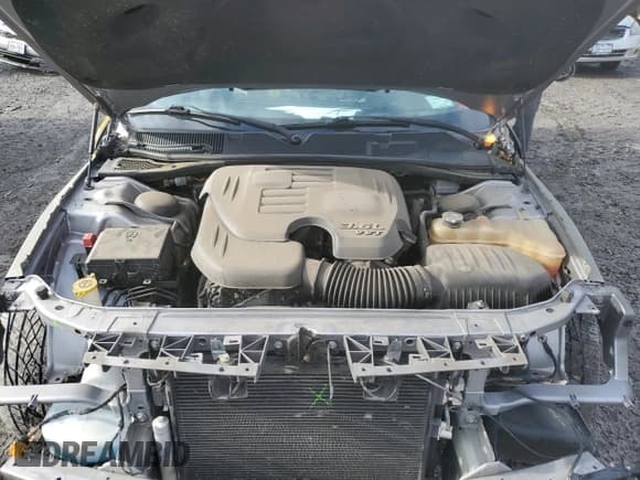 ✅ 2015 Dodge Challenger SXT Plus • VIN: 2C3CDZBG2FH835008 • Lot: 44277574. Wystawiony na Copart z przebiegiem Nie podano. Bezpłatny archiwum sprzedaży aukcyjnych z USA i szczegółowy raport historii pojazdu na DreamBid. Zdjęcie 11.