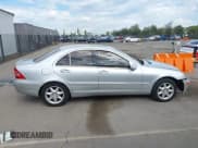 ✅ 2004 Mercedes-Benz C 320 • VIN: WDBRF64JX4F507615 • Лот: 43496597. Опубликован ранее на IAAI с пробегом 186 786 миль. Бесплатный доступ к архиву аукционных продаж из США и подробный отчёт об истории автомобиля на DreamBid. Изображение 13.
