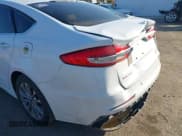 ✅ 2020 Ford Fusion SE • VIN: 3FA6P0LU5LR266094 • Lot: 43575328. Wystawiony na IAAI z przebiegiem 159 974 mil. Bezpłatny archiwum sprzedaży aukcyjnych z USA i szczegółowy raport historii pojazdu na DreamBid. Zdjęcie 18.