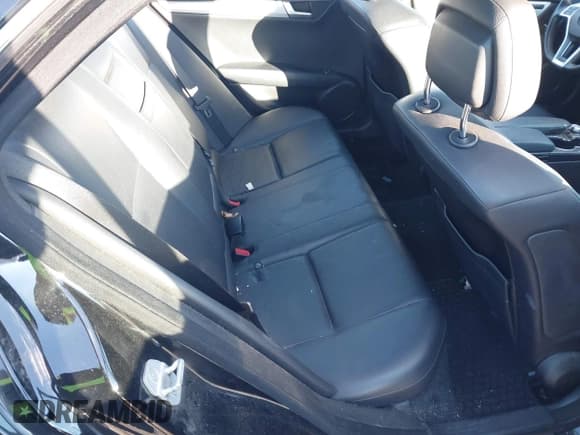 ✅ 2013 Mercedes-Benz C 300 Sport • VIN: WDDGF8AB1DR280823 • Lot: 43692645. Listed on IAAI with 170,469 mi. Free auction sales archive from the USA and detailed vehicle history report at DreamBid. Image 8.