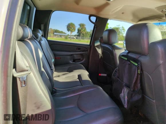 ✅ 2006 Chevrolet Silverado 2500HD LT3 • VIN: 1GCHK23U86F242032 • Lot: 75500304. Wystawiony na Copart z przebiegiem Nie podano. Bezpłatny archiwum sprzedaży aukcyjnych z USA i szczegółowy raport historii pojazdu na DreamBid. Zdjęcie 10.