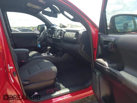 ✅ 2019 Toyota Tacoma SR5 • VIN: 3TMAZ5CN7KM103639 • Лот: 42225509. Опубликован ранее на IAAI с пробегом 76 074 миль. Бесплатный доступ к архиву аукционных продаж из США и подробный отчёт об истории автомобиля на DreamBid. Изображение 5.