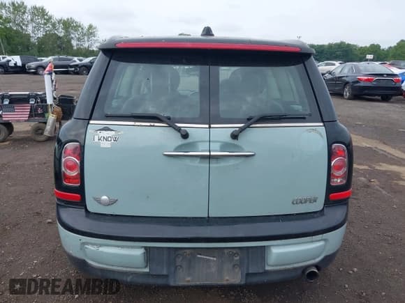 ✅ 2011 MINI Clubman • VIN: WMWZF3C50BT187818 • Лот: 42948337. Опубликован ранее на IAAI с пробегом 130 062 миль. Бесплатный доступ к архиву аукционных продаж из США и подробный отчёт об истории автомобиля на DreamBid. Изображение 16.