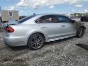 ✅ 2017 Volkswagen Passat R-Line • VIN: 1VWDT7A37HC001437 • Лот: 80703885. Опубликован ранее на Copart с пробегом Не указан. Бесплатный доступ к архиву аукционных продаж из США и подробный отчёт об истории автомобиля на DreamBid. Изображение 3.