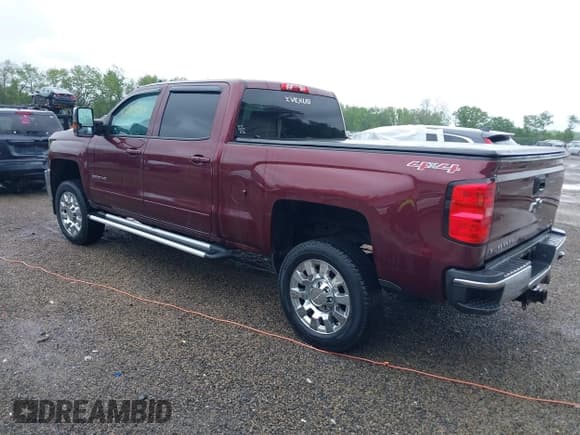 ✅ 2017 Chevrolet Silverado 2500HD LT • VIN: 1GC1KVEY7HF112894 • Lot: 42314299. Wystawiony na IAAI z przebiegiem 106 962 mil. Bezpłatny archiwum sprzedaży aukcyjnych z USA i szczegółowy raport historii pojazdu na DreamBid. Zdjęcie 3.