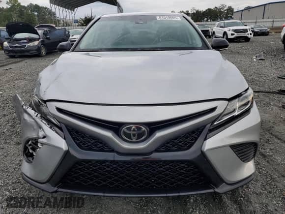 2019 Toyota Camry LE z VIN 4T1B11HK2KU186519, wystawiony jako Copart lot #84010595 z przebiegiem 86 656 mil mil oraz Szkoda całkowita • Salvage title. Historia ofert i sprzedaży dostępna na DreamBid. Obrazek 5.