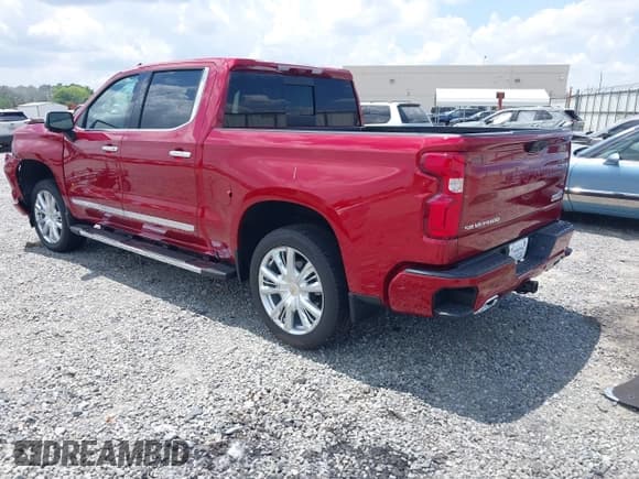 ✅ 2025 Chevrolet Silverado 1500 High Country • VIN: 1GCUKJE84SZ176483 • Lot: 42216600. Listed on IAAI with 2,186 mi. Free auction sales archive from the USA and detailed vehicle history report at DreamBid. Image 3.