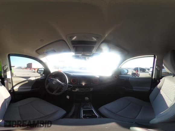 ✅ 2021 Toyota Tacoma SR • VIN: 3TYAX5GN2MT021678 • Lot: 43138416. Wystawiony na IAAI z przebiegiem 56 334 mil. Bezpłatny archiwum sprzedaży aukcyjnych z USA i szczegółowy raport historii pojazdu na DreamBid. Zdjęcie 20.