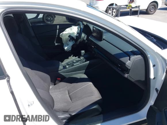 ✅ 2025 Honda Accord Sport • VIN: 1HGCY2F57SA050011 • Lot: 43281690. Wystawiony na IAAI z przebiegiem 10 537 mil. Bezpłatny archiwum sprzedaży aukcyjnych z USA i szczegółowy raport historii pojazdu na DreamBid. Zdjęcie 5.