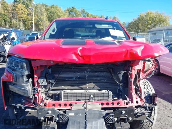 ✅ 2020 Chevrolet Silverado 1500 LT • VIN: 1GCVYDET5LZ263304 • Lot: 43426233. Wystawiony na IAAI z przebiegiem 88 554 mil. Bezpłatny archiwum sprzedaży aukcyjnych z USA i szczegółowy raport historii pojazdu na DreamBid. Zdjęcie 12.