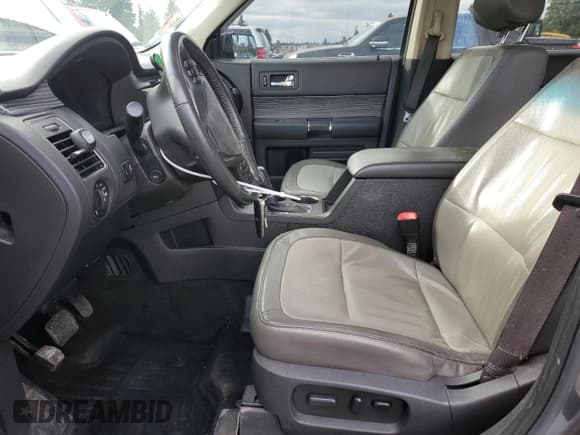 ✅ 2016 Ford Flex Limited • VIN: 2FMHK6D84GBA11104 • Лот: 83847725. Опубликован ранее на Copart с пробегом 275 442 миль. Бесплатный доступ к архиву аукционных продаж из США и подробный отчёт об истории автомобиля на DreamBid. Изображение 7.