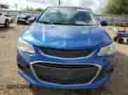 2017 Chevrolet Sonic LS z VIN 1G1JB5SH6H4143935, wystawiony jako Copart lot #71027014 z przebiegiem 92 101 mil mil oraz Szkoda całkowita • Salvage title. Historia ofert i sprzedaży dostępna na DreamBid. Obrazek 5.