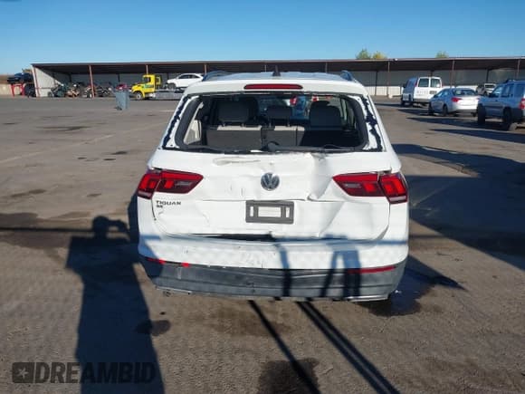 ✅ 2019 Volkswagen Tiguan SE • VIN: 3VV3B7AXXKM067038 • Lot: 43551584. Wystawiony na IAAI z przebiegiem 78 977 mil. Bezpłatny archiwum sprzedaży aukcyjnych z USA i szczegółowy raport historii pojazdu na DreamBid. Zdjęcie 16.