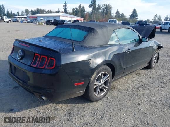 2014 Ford Mustang V6 с VIN 1ZVBP8EM9E5279440, выставлен на аукционе IAAI как лот 43498168 с пробегом 87 076 миль миль и . История ставок и продаж доступна на DreamBid. Изображение 4.