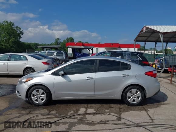 ✅ 2016 Kia Forte LX • VIN: KNAFK4A67G5488789 • Lot: 42278959. Listed on IAAI with 89,231 mi. Free auction sales archive from the USA and detailed vehicle history report at DreamBid. Image 14.