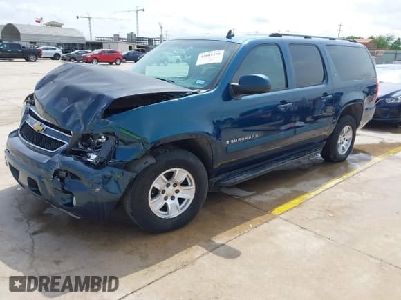 ✅ 2007 Chevrolet Suburban LTZ • VIN: 3GNFC16077G190746 • Lot: 42081256. Listed on IAAI with 225,797 mi. Free auction sales archive from the USA and detailed vehicle history report at DreamBid. Image 2.