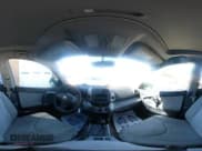 ✅ 2011 Toyota RAV4 • VIN: JTMBK4DV4B5101841 • Лот: 43605715. Опубликован ранее на IAAI с пробегом 64 317 миль. Бесплатный доступ к архиву аукционных продаж из США и подробный отчёт об истории автомобиля на DreamBid. Изображение 21.