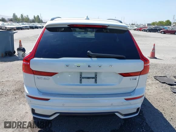 ✅ 2025 Volvo XC60 Plus • VIN: YV4H60RC9S1049609 • Lot: 42555298. Listed on IAAI with 7,579 mi. Free auction sales archive from the USA and detailed vehicle history report at DreamBid. Image 16.