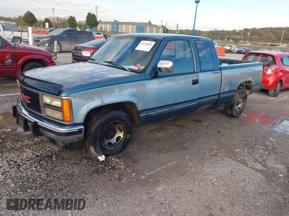 ✅ 1991 GMC Sierra 1500 • VIN: 2GTEC19K6M1524089 • Лот: 43578682. Опубликован ранее на IAAI с пробегом 229 455 миль. Бесплатный доступ к архиву аукционных продаж из США и подробный отчёт об истории автомобиля на DreamBid. Изображение 2.