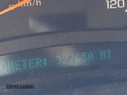 ✅ 2004 Chevrolet Silverado 2500HD LS • VIN: 1GCHC23284F256117 • Lot: 43453043. Wystawiony na IAAI z przebiegiem 327 650 mil. Bezpłatny archiwum sprzedaży aukcyjnych z USA i szczegółowy raport historii pojazdu na DreamBid. Zdjęcie 16.