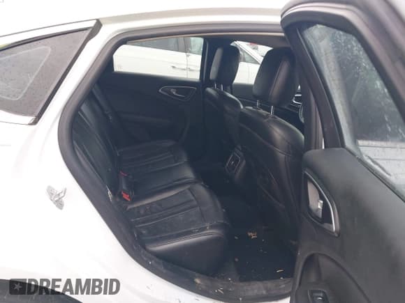 ✅ 2015 Chrysler 200 C • VIN: 1C3CCCCG6FN727884 • Lot: 43860906. Listed on IAAI with 177,868 mi. Free auction sales archive from the USA and detailed vehicle history report at DreamBid. Image 8.