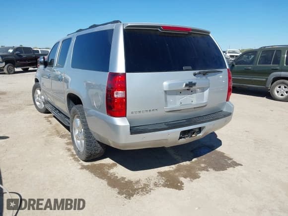 ✅ 2014 Chevrolet Suburban LS • VIN: 1GNSCHE06ER165763 • Lot: 43473605. Wystawiony na IAAI z przebiegiem 199 541 mil. Bezpłatny archiwum sprzedaży aukcyjnych z USA i szczegółowy raport historii pojazdu na DreamBid. Zdjęcie 3.