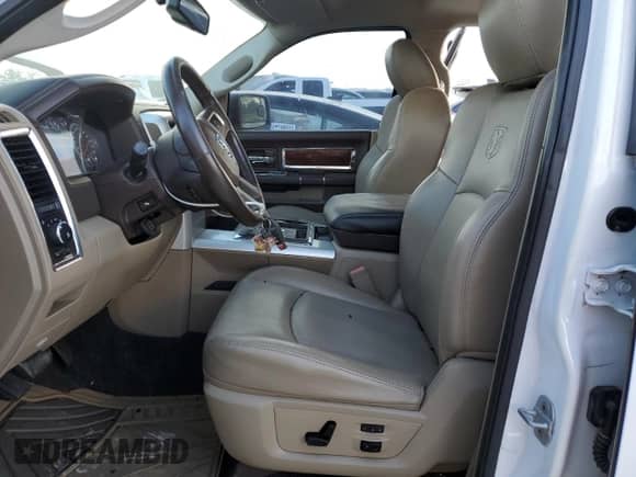 2010 Dodge 1500 Laramie z VIN 1D7RB1CT3AS179854, wystawiony jako Copart lot #76487844 z przebiegiem 201 265 mil mil oraz Szkoda całkowita • Salvage title. Historia ofert i sprzedaży dostępna na DreamBid. Obrazek 7.