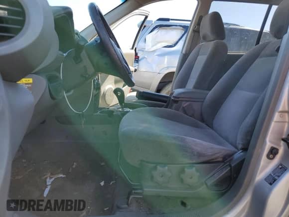 2004 Hyundai Santa Fe GLS с VIN KM8SC13D24U689800, выставлен на аукционе Copart как лот 88467245 с пробегом Не указан миль и Списание • Salvage title. История ставок и продаж доступна на DreamBid. Изображение 7.