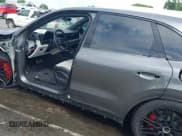 ✅ 2025 Porsche Cayenne • VIN: WP1AM2AY7SDA27408 • Лот: 42462860. Опубликован ранее на IAAI с пробегом 2 910 миль. Бесплатный доступ к архиву аукционных продаж из США и подробный отчёт об истории автомобиля на DreamBid. Изображение 14.