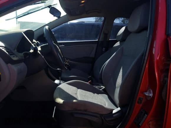 ✅ 2017 Hyundai Accent SE • VIN: KMHCT5AE0HU323170 • Лот: 65397414. Опубликован ранее на Copart с пробегом 143 143 миль. Бесплатный доступ к архиву аукционных продаж из США и подробный отчёт об истории автомобиля на DreamBid. Изображение 7.