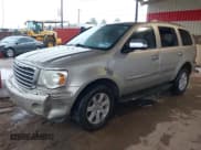 ✅ 2008 Chrysler Aspen Limited • VIN: 1A8HX58NX8F114696 • Lot: 43772335. Wystawiony na IAAI z przebiegiem 171 220 mil. Bezpłatny archiwum sprzedaży aukcyjnych z USA i szczegółowy raport historii pojazdu na DreamBid. Zdjęcie 2.